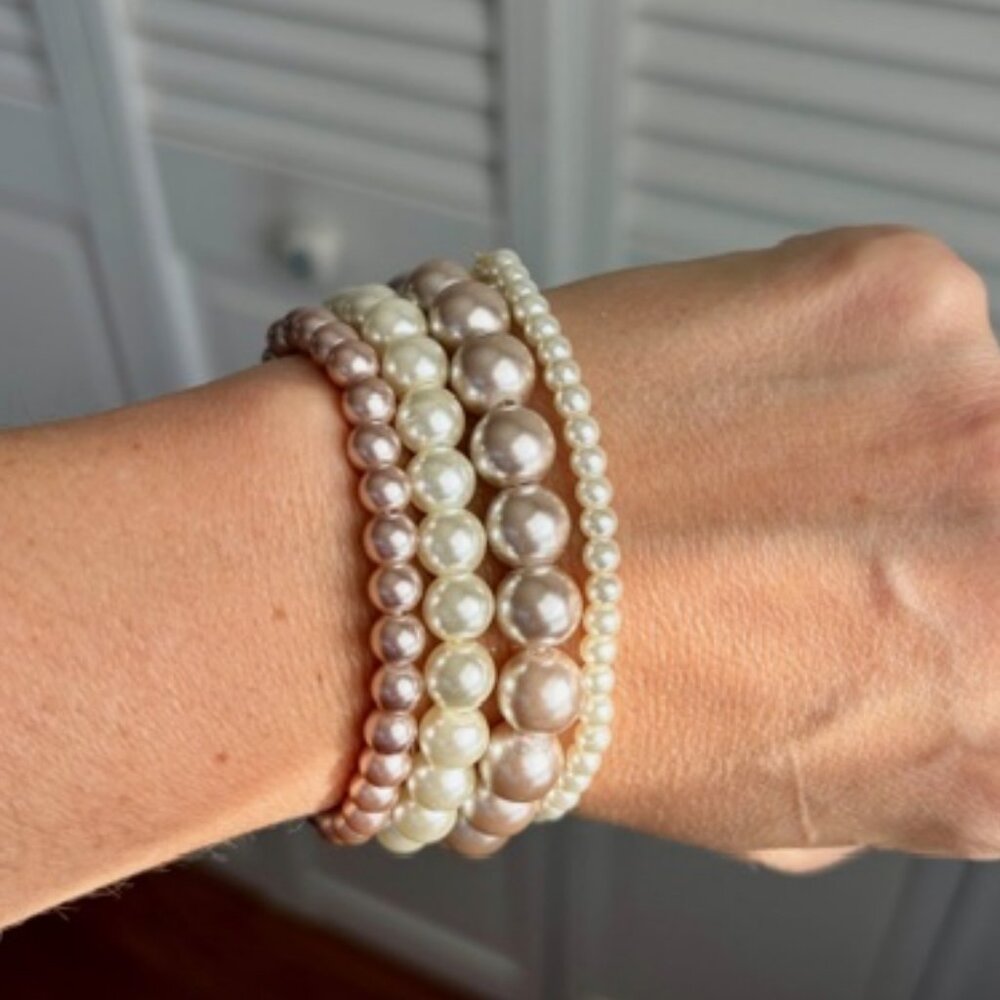 3/$15! Stretchy Multi-color and Multi-size Faux Pearl Bracelet